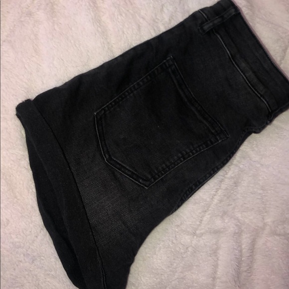 H&M Pants - H&M black stretchy jean shorts